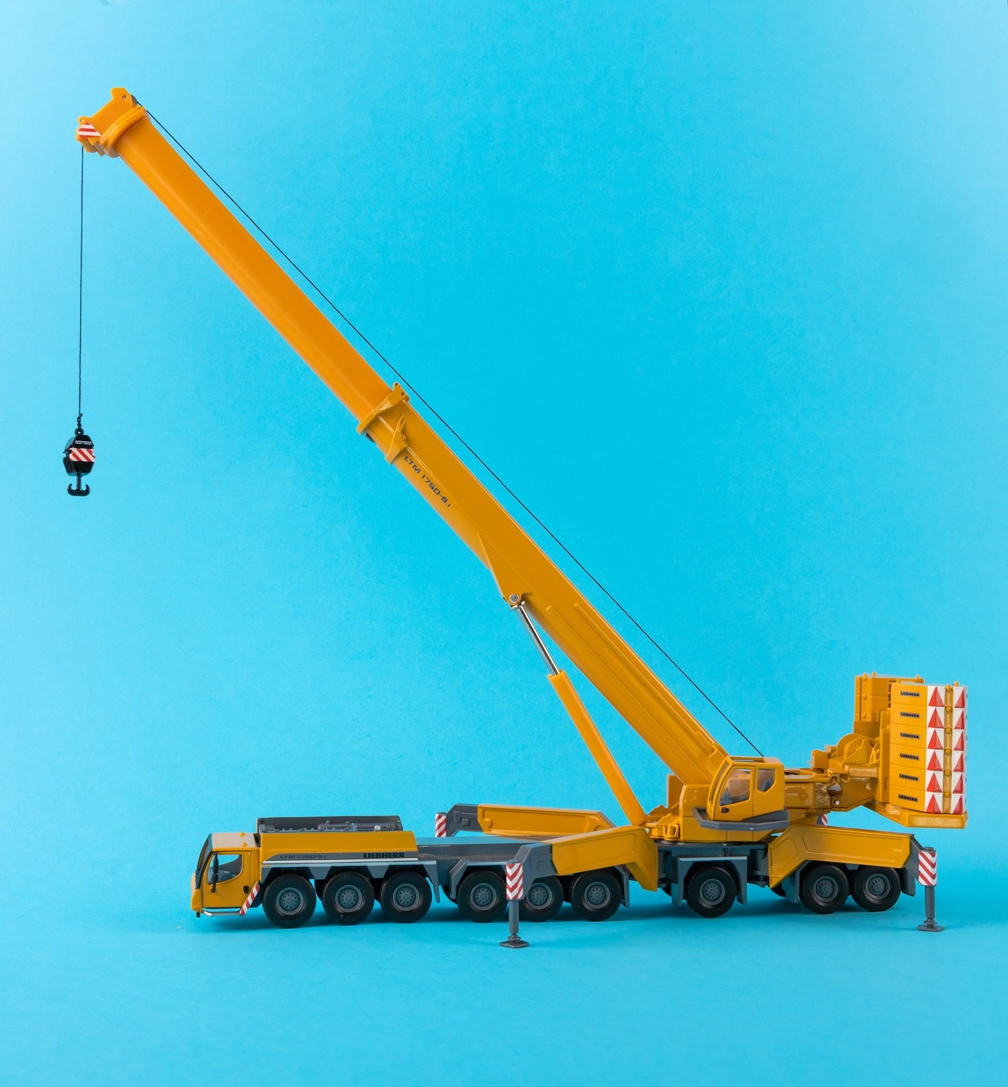 Navigating Challenges in the Crane Industry
